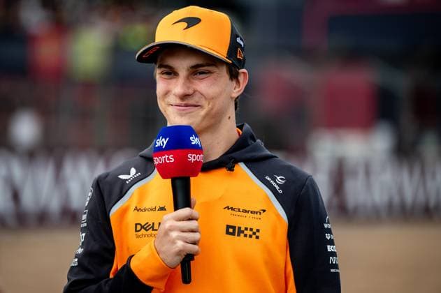 F1 - BRITISH GRAND PRIX 2025 PIASTRI Oscar (aus), McLaren F1 Team MCL39, portrait during the Formula 1 Qatar Airways British Grand Prix 2025, 12th round of the 2025 FIA Formula One World Championship, WM, Weltmeisterschaft from July 4 to 6, 2025 on the Silverstone Circuit, in Silverstone, United Kingdom - SilverstoneUnited Kingdom  Copyright: xALBERTOxVIMERCATIx