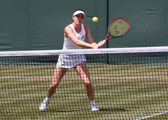 Alexandra Eala (PHI), Eva Lys (GER), Damen Doppel, Women s Doubles. Tennis - Wimbledon 2025 - Grand Slam ITF ATP, Tennis Herren WTA, Tennis Damen - AELTC - London - - Great Britain - 3 July 2025. Copyright: xJuergenxHasenkopfx