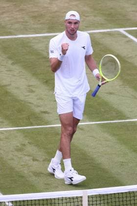 Sport Bilder des Tages Jan-Lennard Struff (GER) Tennis - Wimbledon 2025 - Grand Slam ITF ATP, Tennis Herren WTA, Tennis Damen - AELTC - London - - Great Britain - 3 July 2025. Copyright: xJuergenxHasenkopfx