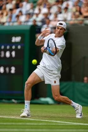 Tennis - Wimbledon Championship 2025 - Day 4 LONDON, ENGLAND - Thursday, July 3, 2025: Jack Draper (GBR) during the Gentlemen s Singles 2nd Round on Day Four of The Championships Wimbledon 2025 at the All England Lawn Tennis and Croquet Club. (Photo by Kirsten Holst Propaganda) LONDON All England Lawn Tennis and Croquet Club GREATER LONDON ENGLAND  Copyright: xKirstenxHolstx 2025-07-03-131-Wimbledon_2025_Day_4
