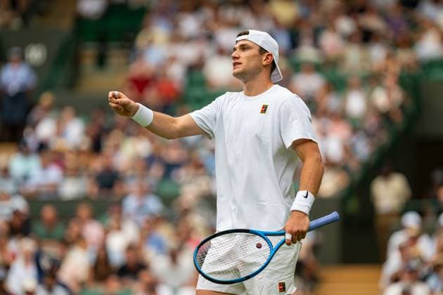 Tennis - Wimbledon Championship 2025 - Day 4 LONDON, ENGLAND - Thursday, July 3, 2025: Jack Draper (GBR) during the Gentlemen s Singles 2nd Round on Day Four of The Championships Wimbledon 2025 at the All England Lawn Tennis and Croquet Club. (Photo by Kirsten Holst Propaganda) LONDON All England Lawn Tennis and Croquet Club GREATER LONDON ENGLAND  Copyright: xKirstenxHolstx 2025-07-03-137-Wimbledon_2025_Day_4