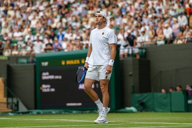Tennis - Wimbledon Championship 2025 - Day 4 LONDON, ENGLAND - Thursday, July 3, 2025: Jack Draper (GBR) during the Gentlemen s Singles 2nd Round on Day Four of The Championships Wimbledon 2025 at the All England Lawn Tennis and Croquet Club. (Photo by Kirsten Holst Propaganda) LONDON All England Lawn Tennis and Croquet Club GREATER LONDON ENGLAND  Copyright: xKirstenxHolstx 2025-07-03-143-Wimbledon_2025_Day_4