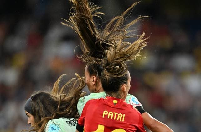 Sport Bilder des Tages UEFA Women s EURO 2025: Spain vs Portugal BERN, SWITZERLAND - JULY 3: Patri Guijarro of Spain in action during the UEFA Women s EURO 2025 Group B match between Spain and Portugal at Stadion Wankdorf in Bern, Switzerland, on July 3, 2025. Mustafa Yalcin Anadolu Bern Switzerland. Editorial use only. Please get in touch for any other usage.  Copyright: x2025xAnadoluxMustafaxYalcinx