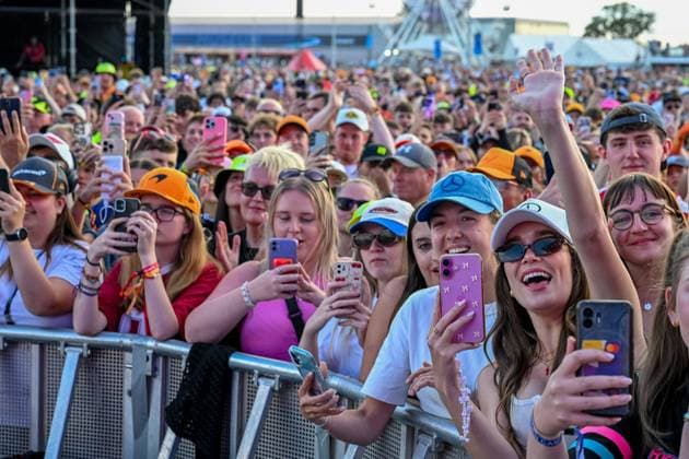 Formula 1 Launch Event, Drivers Silverstone, UK, 03 July, 2025. 03 July 2025. Fans at the ebay Main Stage for the Launch Event at the Formula 1 Qatar Airways British Grand Prix at Silverstone, Northamptonshire, UK., Credit:Lee Floyd Avalon UK, Northamptonshire, Silverstone  Copyright: xLeexFloydx xAvalonx 1018158157