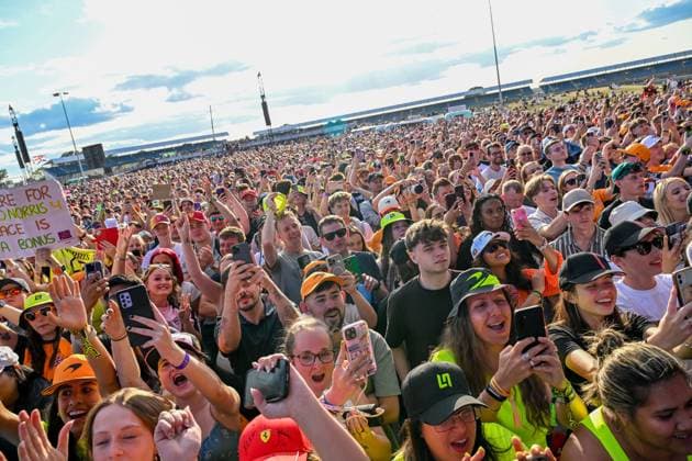 Formula 1 Launch Event, Drivers Silverstone, UK, 03 July, 2025. 03 July 2025. Fans at the ebay Main Stage for the Launch Event at the Formula 1 Qatar Airways British Grand Prix at Silverstone, Northamptonshire, UK., Credit:Lee Floyd Avalon UK, Northamptonshire, Silverstone  Copyright: xLeexFloydx xAvalonx 1018158591