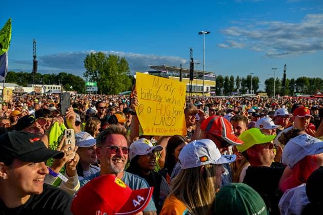 Formula 1 Launch Event, Drivers Silverstone, UK, 03 July, 2025. 03 July 2025. Fans at the ebay Main Stage for the Launch Event at the Formula 1 Qatar Airways British Grand Prix at Silverstone, Northamptonshire, UK., Credit:Lee Floyd Avalon UK, Northamptonshire, Silverstone  Copyright: xLeexFloydx xAvalonx 1018159819