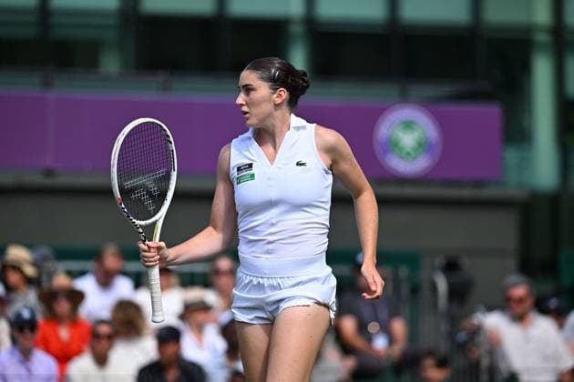 Wimbledon - 2nd Round Elsa Jacquemot (FRA) during her second round match at the 2025 Wimbledon Championships at the AELTC in London, GREAT BRITAIN, on July 3, 2025. Photo by Corinne Dubreuil ABACAPRESS.COM London United Kingdom  Copyright: xDubreuilxCorinne ABACAx