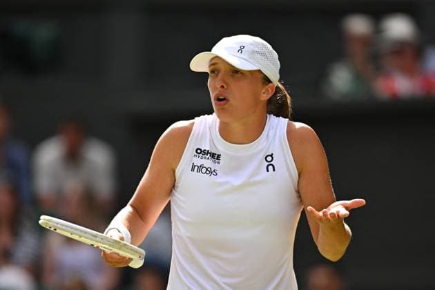 Wimbledon - 2nd Round Iga Swiatek (POL) during her second round match at the 2025 Wimbledon Championships at the AELTC in London, GREAT BRITAIN, on July 3, 2025. Photo by Corinne Dubreuil ABACAPRESS.COM London United Kingdom  Copyright: xDubreuilxCorinne ABACAx