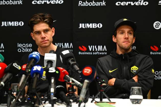Tour de France 2025 04 07 2025 LILLE METROPOLE, FRANCE - JULY 04 : Van Aert Wout (BEL) of Team Visma - Lease a Bike and Yates Simon (GBR) of Team Visma - Lease a Bike talking to the press during a press conference, PK, Pressekonferenz and media activities ahead of the 112th edition of Tour de France an UCI World Tour 2.UWT cycling road race stage for Men Elite on July 4, 2025 in Lille Metropole, France, 04 07 2025 ( Motordriver Kenny Verfaillie - Lille Metropole France  Copyright: xVincentxKalutx