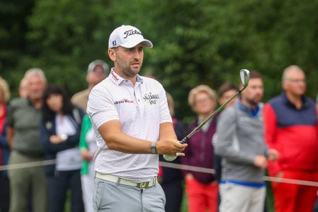 Nicolai von Dellingshausen (GER) auf dem Fairway, 36. BMW International Open 2025, Golf, DP World Tour, Herren, Runde 2, 04.07.2025 Eichenried Bayern Deutschland