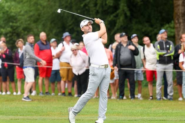 Nicolai von Dellingshausen (GER) auf dem Fairway, 36. BMW International Open 2025, Golf, DP World Tour, Herren, Runde 2, 04.07.2025 Eichenried Bayern Deutschland