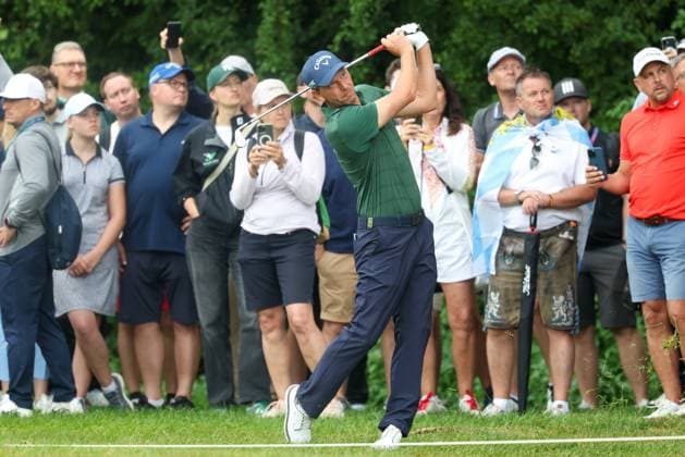 Marcel Siem (GER) schlaegt aus dem Rough, 36. BMW International Open 2025, Golf, DP World Tour, Herren, Runde 2, 04.07.2025 Eichenried Bayern Deutschland
