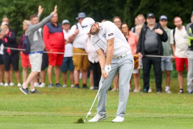 Nicolai von Dellingshausen (GER) auf dem Fairway, 36. BMW International Open 2025, Golf, DP World Tour, Herren, Runde 2, 04.07.2025 Eichenried Bayern Deutschland