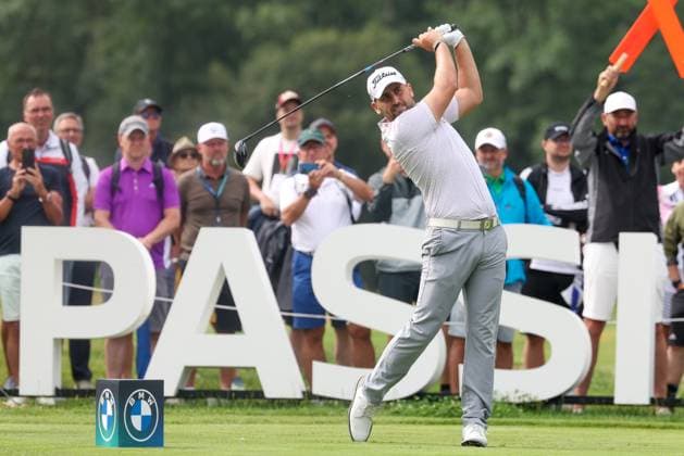 Nicolai von Dellingshausen (GER) am Abschlag,Tee, 36. BMW International Open 2025, Golf, DP World Tour, Herren, Runde 2, 04.07.2025 Eichenried Bayern Deutschland