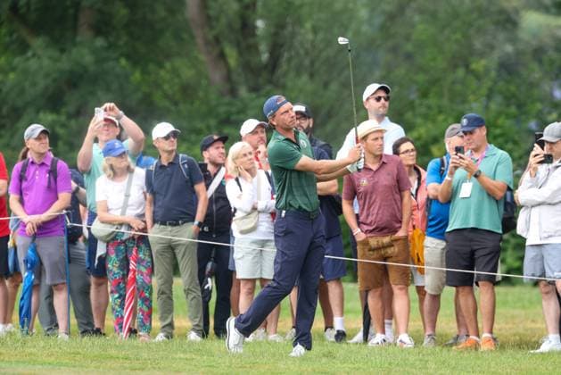 Martin Kaymer (GER) schlaegt aus dem Rough, 36. BMW International Open 2025, Golf, DP World Tour, Herren, Runde 2, 04.07.2025 Eichenried Bayern Deutschland
