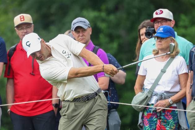 Martin Kaymer (GER) schlaegt aus dem Rough, 36. BMW International Open 2025, Golf, DP World Tour, Herren, Runde 2, 04.07.2025 Eichenried Bayern Deutschland