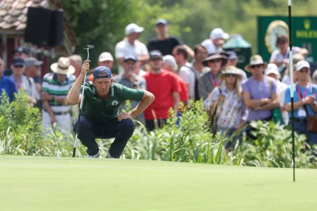 Marcel Siem (GER) beim lesen der Puttlinie auf der 18, 36. BMW International Open 2025, Golf, DP World Tour, Herren, Runde 2, 04.07.2025 Eichenried Bayern Deutschland