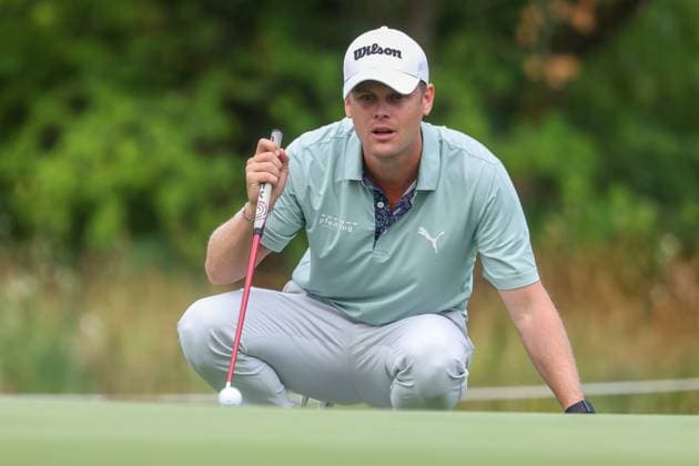 Hurly Long (GER) beim lesen der Puttlinie, 36. BMW International Open 2025, Golf, DP World Tour, Herren, Runde 2, 04.07.2025 Eichenried Bayern Deutschland