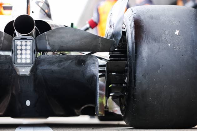 F1 - BRITISH GRAND PRIX 2025 McLaren F1 Team MCL39, mechanical detail rear corner aerodynamism, aerodynamic, aerodynamics during the Formula 1 Qatar Airways British Grand Prix 2025, 12th round of the 2025 FIA Formula One World Championship, WM, Weltmeisterschaft from July 4 to 6, 2025 on the Silverstone Circuit, in Silverstone, United Kingdom - SilverstoneUnited Kingdom  Copyright: xEricxAlonsox