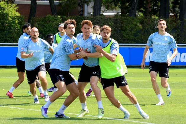 DEU, DFL, 2. FBL Hertha BSC, Training, 04.07.2025, Sportforum, Berlin, DEU, DFL, 2. FBL Hertha BSC, Training, im Bild Sebastian Groenning (Hertha BSC Berlin 17), Linus Gechter (Hertha BSC Berlin 44), Marton Dardai (Hertha BSC Berlin 31) DFL - regulations prohibit any use of Photographs as image sequences and or quasi-video