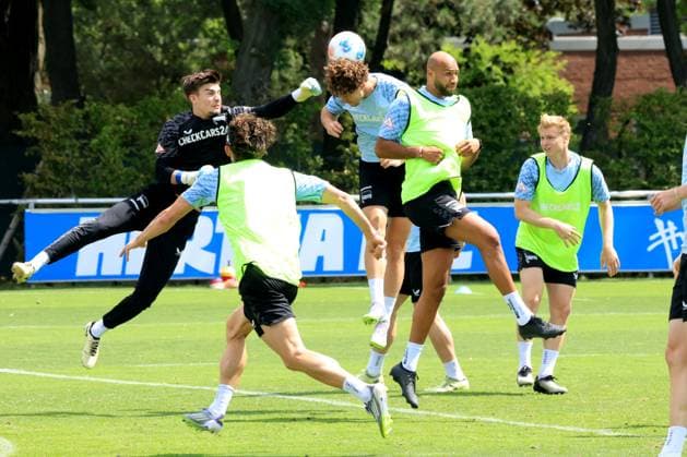 DEU, DFL, 2. FBL Hertha BSC, Training, 04.07.2025, Sportforum, Berlin, DEU, DFL, 2. FBL Hertha BSC, Training, im Bild Robert Kwasigroch (Hertha BSC Berlin 13), Linus Gechter (Hertha BSC Berlin 44), John Anthony Brooks (Hertha BSC Berlin 25) DFL - regulations prohibit any use of Photographs as image sequences and or quasi-video