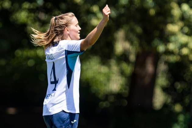 Testspiel Frauen: TSG 1899 Hoffenheim - Bayer 04 Leverkusen; 04.07.2025 Lisann Kaut (TSG 1899 Hoffenheim, 4) jubelt nach ihrem Tor zum 1:0 im Testspiel der Frauenmannschaften der TSG 1899 Hoffenheim und Bayer 04 Leverkusen am 04.07.2025 im Schulstadion in Westerburg Copyright: xBEAUTIFULxSPORTS Meuselx