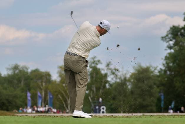 Martin Kaymer (GER) am Abschlag,Tee 8, 36. BMW International Open 2025, Golf, DP World Tour, Herren, Runde 2, 04.07.2025 Eichenried Bayern Deutschland