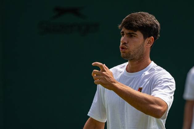 Tennis - Wimbledon Championship 2025 - Day 5 LONDON, ENGLAND - Friday, July 4, 2025: Carlos Alcaraz (ESP) training on court 7 during Day Five of The Championships Wimbledon 2025 at the All England Lawn Tennis and Croquet Club. (Photo by Kirsten Holst Propaganda) LONDON All England Lawn Tennis and Croquet Club GREATER LONDON ENGLAND  Copyright: xKirstenxHolstx 2025-07-04-021-Wimbledon_2025_Day_5