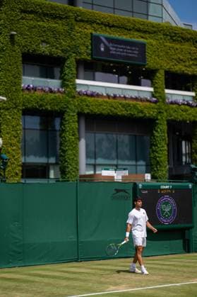 Tennis - Wimbledon Championship 2025 - Day 5 LONDON, ENGLAND - Friday, July 4, 2025: Carlos Alcaraz (ESP) training on court 7 during Day Five of The Championships Wimbledon 2025 at the All England Lawn Tennis and Croquet Club. (Photo by Kirsten Holst Propaganda) LONDON All England Lawn Tennis and Croquet Club GREATER LONDON ENGLAND  Copyright: xKirstenxHolstx 2025-07-04-022-Wimbledon_2025_Day_5