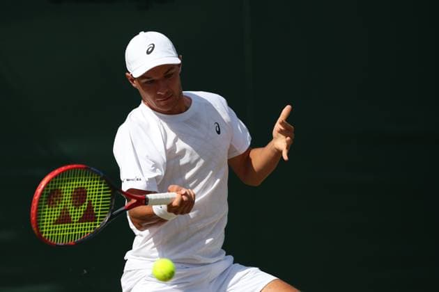TENIS WIMBLEDON 2025 LONDYN 040725 N Z KAMIL MAJCHRZAK MARCIN CHOLEWINSKI NEWSPIX.PL TENNIS WIMBLEDON 2025 LONDON 04072025 KAMIL MAJCHRZAK DURING THE MATCH IN THE THIRD ROUND NEWSPIX.PL --- newspix.pl 