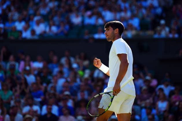 Carlos Alcaraz during his third round match Wimbledon Tennis Championships, Day 5, The All England Lawn Tennis and Croquet Club, London, UK - 04 Jul 2025London The All England Lawn Tennis and United Kingdom  Copyright: xJavierxGarcia Shutterstockx 15384469ha