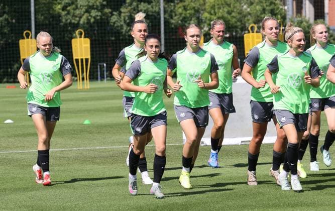 Trainingsstart VfL Wolfsburg Frauen Wolfsburg, 04.07.2025, Fußball, Frauen, Google Pixel Frauen-Bundesliga, VfL Wolfsburg, Trainingstart, Bild zeigt: Impressionen vom Training, Judit Pujols Wolfsburg