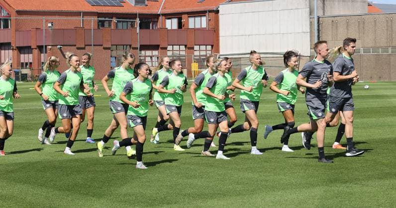 Trainingsstart VfL Wolfsburg Frauen Wolfsburg, 04.07.2025, Fußball, Frauen, Google Pixel Frauen-Bundesliga, VfL Wolfsburg, Trainingstart, Bild zeigt: Impressionen vom Training Wolfsburg