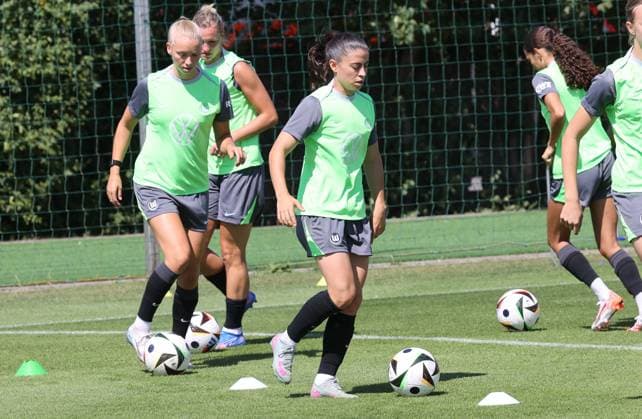 Trainingsstart VfL Wolfsburg Frauen Wolfsburg, 04.07.2025, Fußball, Frauen, Google Pixel Frauen-Bundesliga, VfL Wolfsburg, Trainingstart, Bild zeigt: Impressionen vom Training, Judit Pujols Wolfsburg