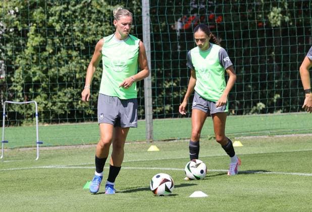 Trainingsstart VfL Wolfsburg Frauen Wolfsburg, 04.07.2025, Fußball, Frauen, Google Pixel Frauen-Bundesliga, VfL Wolfsburg, Trainingstart, Bild zeigt: Impressionen vom Training, Alexandra Popp Wolfsburg