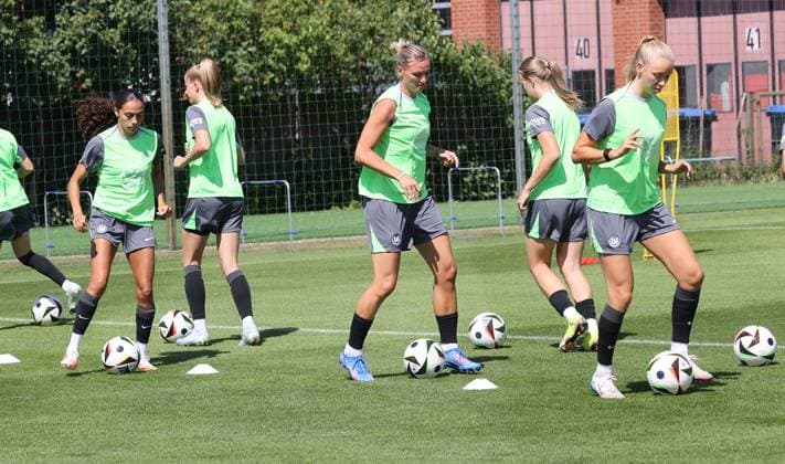 Trainingsstart VfL Wolfsburg Frauen Wolfsburg, 04.07.2025, Fußball, Frauen, Google Pixel Frauen-Bundesliga, VfL Wolfsburg, Trainingstart, Bild zeigt: Impressionen vom Training, Alexandra Popp Wolfsburg