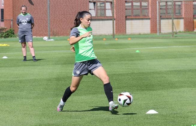 Trainingsstart VfL Wolfsburg Frauen Wolfsburg, 04.07.2025, Fußball, Frauen, Google Pixel Frauen-Bundesliga, VfL Wolfsburg, Trainingstart, Bild zeigt: Impressionen vom Training, Judit Pujols Wolfsburg