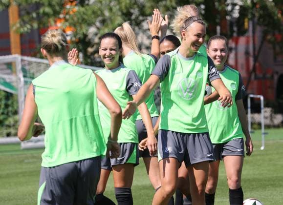 Trainingsstart VfL Wolfsburg Frauen Wolfsburg, 04.07.2025, Fußball, Frauen, Google Pixel Frauen-Bundesliga, VfL Wolfsburg, Trainingstart, Bild zeigt: Impressionen vom Training Wolfsburg