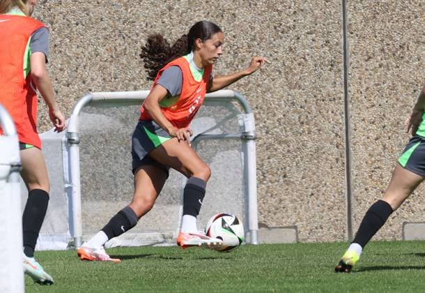 Trainingsstart VfL Wolfsburg Frauen Wolfsburg, 04.07.2025, Fußball, Frauen, Google Pixel Frauen-Bundesliga, VfL Wolfsburg, Trainingstart, Bild zeigt: Impressionen vom Training, Kessya Bussy Wolfsburg