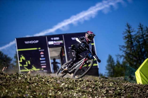Whoop Downhill Worldcup La Thuile ALRAN Till COMMENCAL MUC-OFF BY RIDING ADDICTIONat Whoop Downhill Worldcup La Thuile, 04.07.2025,in La Thuile,ITA Foto: Sebastian Sternemann