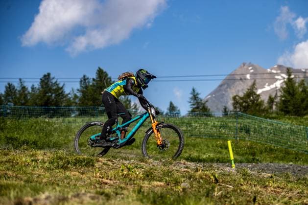 Whoop Downhill Worldcup La Thuile BALANCHE Camille YETI FOX FACTORY RACE TEAMat Whoop Downhill Worldcup La Thuile, 04.07.2025,in La Thuile,ITA Foto: Sebastian Sternemann