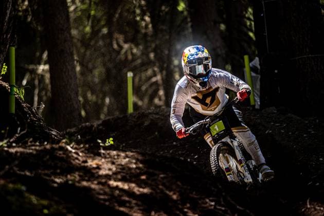 Whoop Downhill Worldcup La Thuile HÖLL Valentina YT MOBat Whoop Downhill Worldcup La Thuile, 04.07.2025,in La Thuile,ITA Foto: Sebastian Sternemann