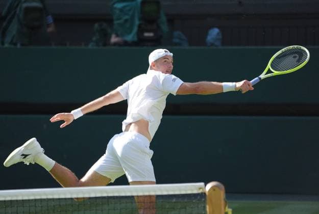 Tennis - 2025 Wimbledon Championships - Men™s Singles - 3rd round - Carlos Alcaraz v Jan Lennard Struff All England Lawn Tennis & Croquet Club - Friday 4th July 2025 Jan Lennard Struff of Germany 