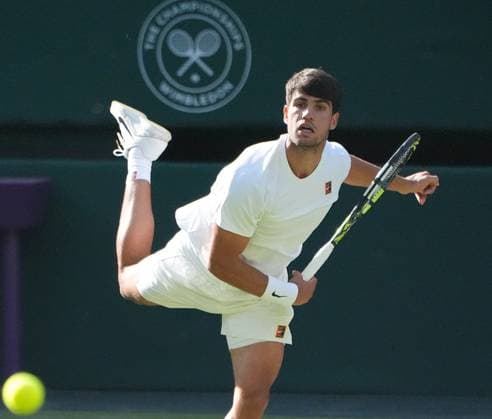 Tennis - 2025 Wimbledon Championships - Men™s Singles - 3rd round - Carlos Alcaraz v Jan Lennard Struff All England Lawn Tennis & Croquet Club - Friday 4th July 2025 Carlos Alcaraz of Spain 