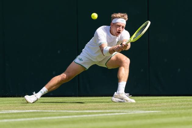 2025-07-04 Wimbledon 2025 LONDON, ENGLAND - JULY 4: Alejandro Davidovich Fokina of Spain during Wimbledon 2025 at All England Lawn Tennis & Croquet Club on July 4, 2025 in London, England. London All England Lawn Tennis & Croquet Club England Content not available for redistribution in The Netherlands directly or indirectly through any third parties. Copyright: xMarleenxFouchierx