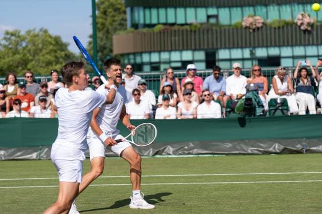 2025-07-04 Wimbledon 2025 LONDON, ENGLAND - JULY 4: Demi Schuurs of The Netherlands, Sander Arends of The Netherlands during Wimbledon 2025 at All England Lawn Tennis & Croquet Club on July 4, 2025 in London, England. London All England Lawn Tennis & Croquet Club England Content not available for redistribution in The Netherlands directly or indirectly through any third parties. Copyright: xMarleenxFouchierx