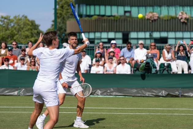 2025-07-04 Wimbledon 2025 LONDON, ENGLAND - JULY 4: Demi Schuurs of The Netherlands, Sander Arends of The Netherlands during Wimbledon 2025 at All England Lawn Tennis & Croquet Club on July 4, 2025 in London, England. London All England Lawn Tennis & Croquet Club England Content not available for redistribution in The Netherlands directly or indirectly through any third parties. Copyright: xMarleenxFouchierx