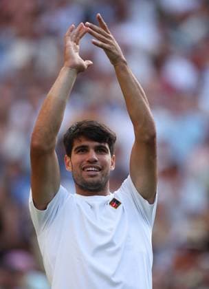 Carlos Alcaraz wins his third round match Wimbledon Tennis Championships, Day 5, The All England Lawn Tennis and Croquet Club, London, UK - 04 Jul 2025London The All England Lawn Tennis and United Kingdom  Copyright: xEllaxLing Shutterstockx 15384471au