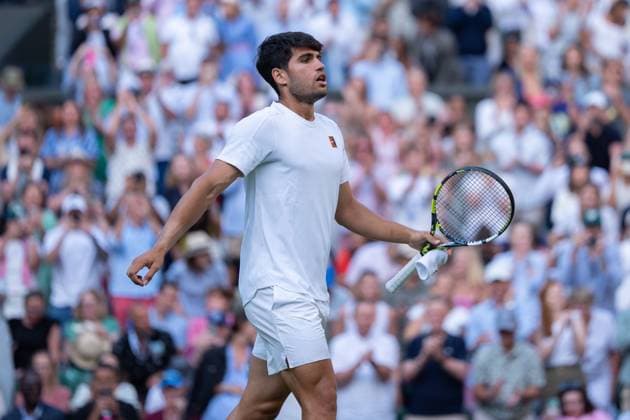 2025-07-04 Wimbledon 2025 LONDON, ENGLAND - JULY 4: Carlos Alcaraz of Spain during Wimbledon 2025 at All England Lawn Tennis & Croquet Club on July 4, 2025 in London, England. London All England Lawn Tennis & Croquet Club England Content not available for redistribution in The Netherlands directly or indirectly through any third parties. Copyright: xMarleenxFouchierx