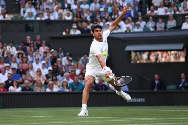 Carlos Alcaraz during his third round match Wimbledon Tennis Championships, Day 5, The All England Lawn Tennis and Croquet Club, London, UK - 04 Jul 2025London The All England Lawn Tennis and United Kingdom  Copyright: xEllaxLing Shutterstockx 15384471ay